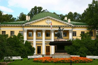 Главное здание ВМА