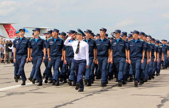 Младшие специалисты ВКС