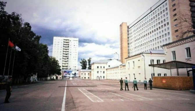 На территории ВУЗа